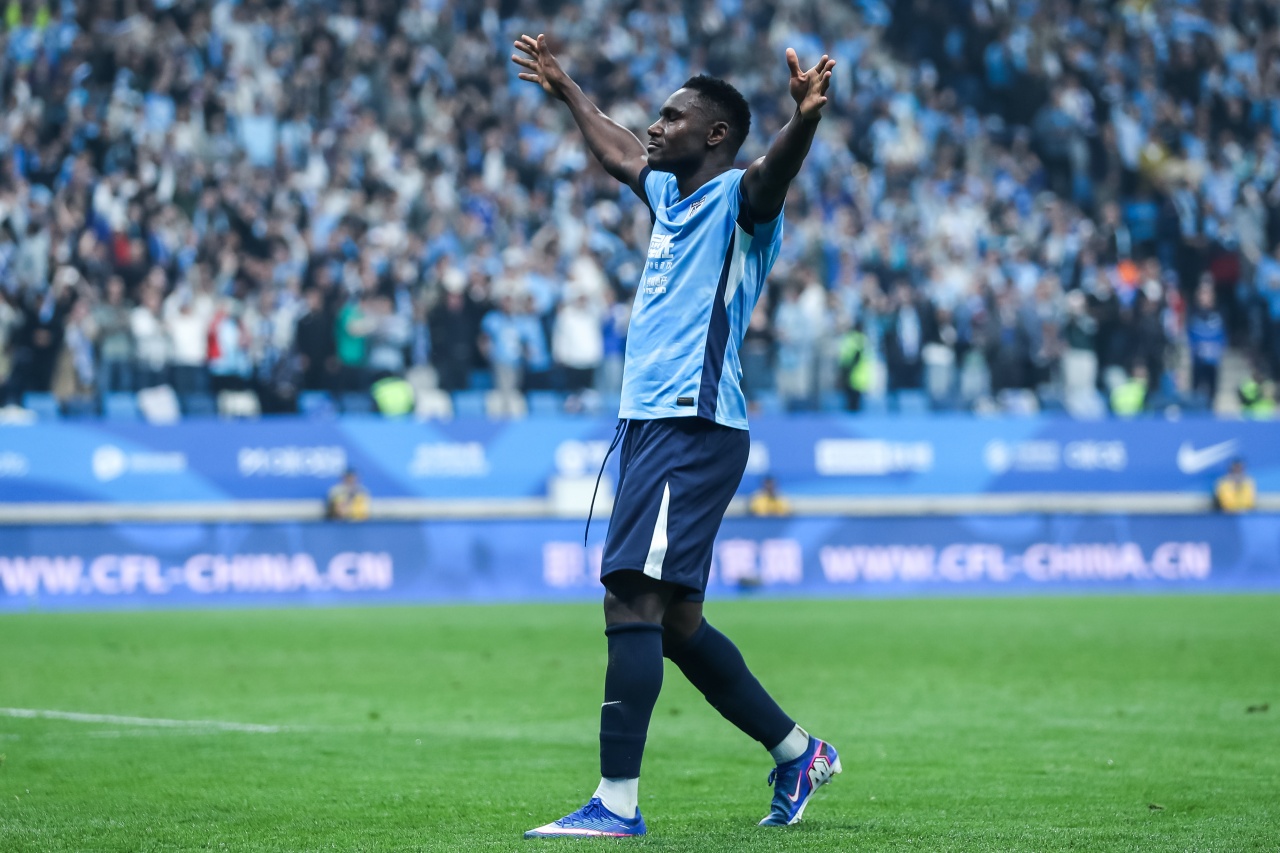 英博主场2-0送蓉城连败 终结上赛季双杀之耻