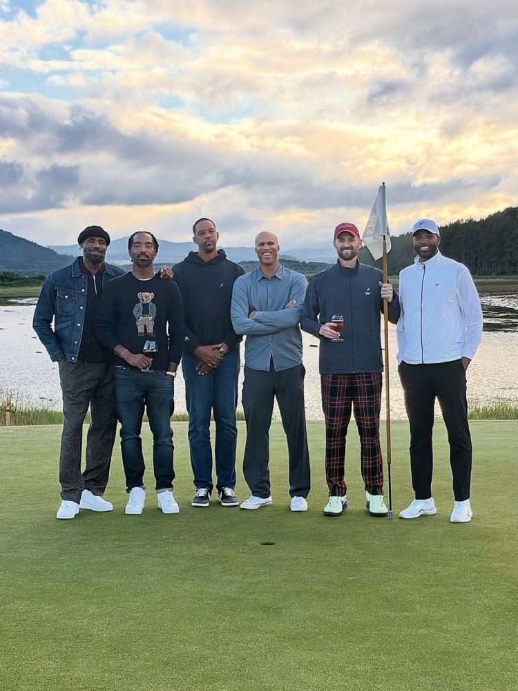 ESPN曝詹姆斯欧洲行遭老队友追问未来，本人未予回应