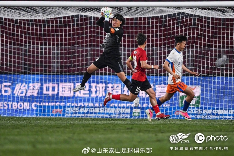 泽卡瓦科双响炮 山东客场5-1横扫辽宁铁人