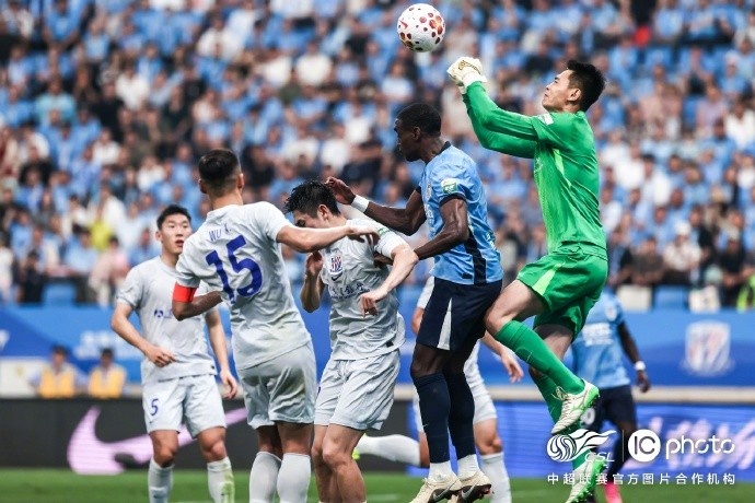 拉唐双响阿苏埃传射 申花客场4-1逆转大连英博