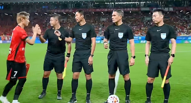 欧冠决赛主裁科瓦奇执哨蓉城vs三镇，马宁傅明进裁判组
