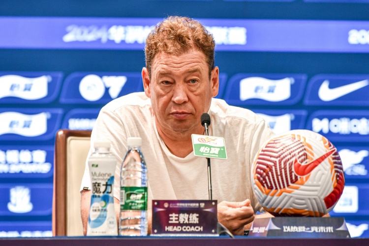 申花三连败斯卢茨基赛后请辞 泰山韩鹏宿茂臻本周卸任