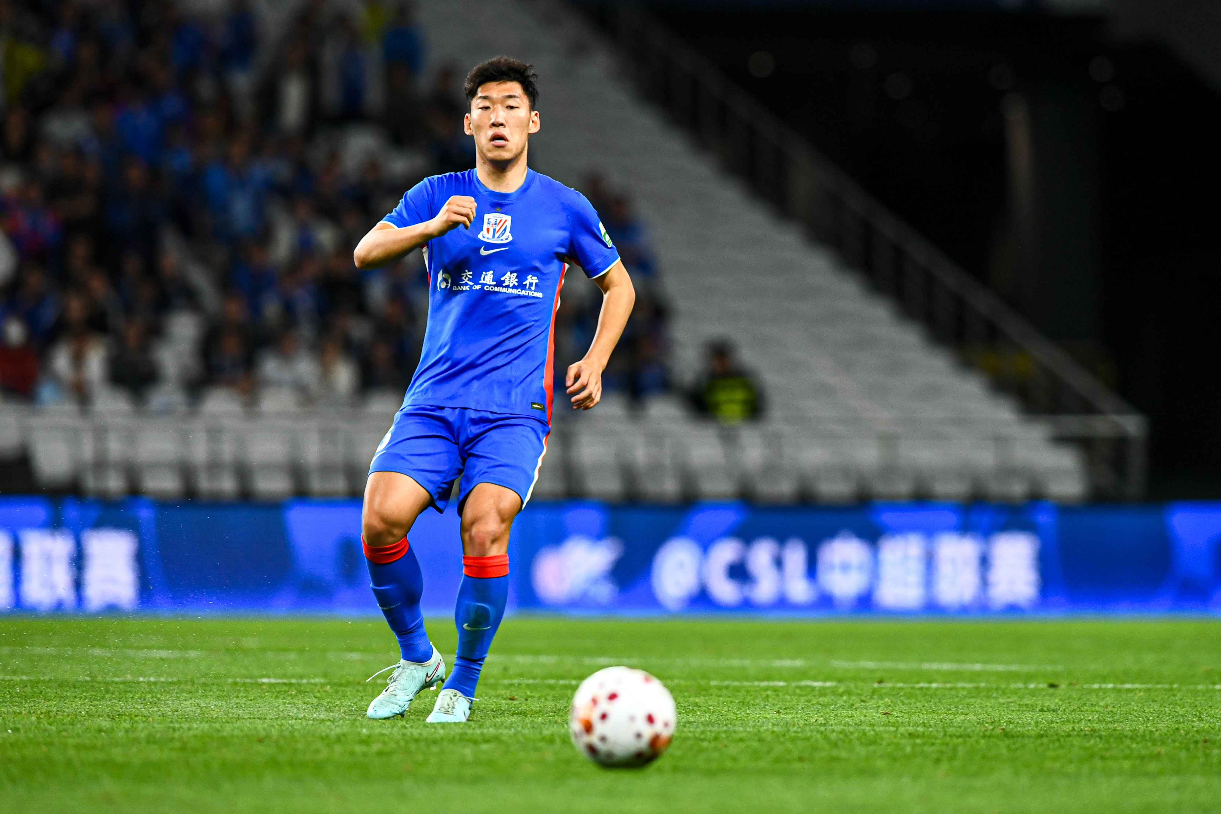 朱辰杰参加申花合练 斯卢茨基防线调整悬而未决