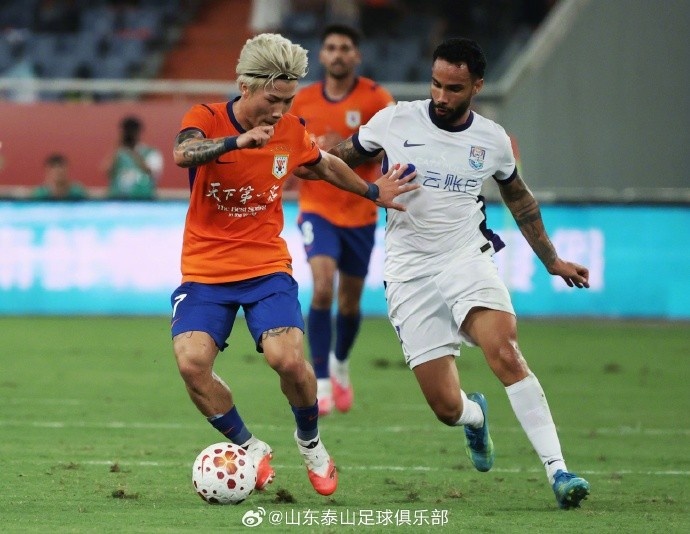 泰山2-1逆转津门虎 残阵混编新老合力拿下三分