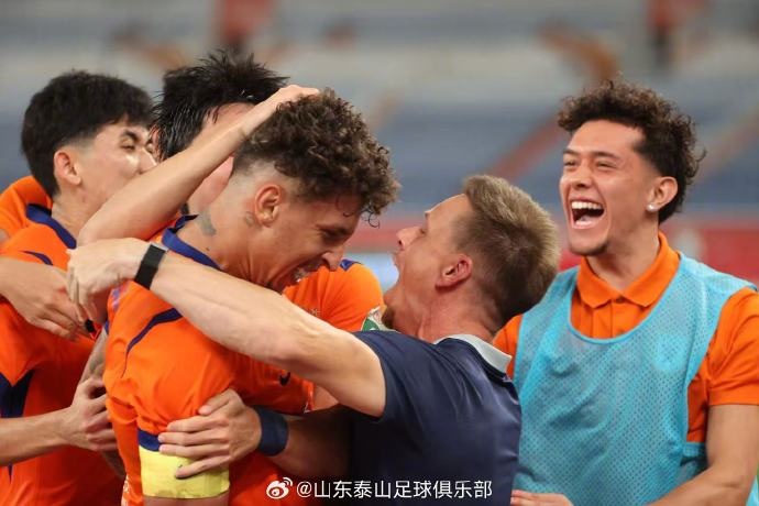 泰山2-1逆转津门虎 残阵混编新老合力拿下三分