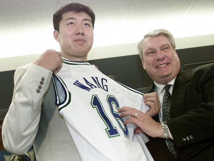 老尼尔森去世 王治郅致哀：他为中国球员打开NBA大门