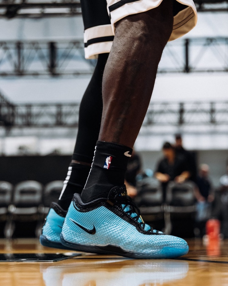 詹姆斯晒第24代签名鞋训练照：训练永不停歇，LeBron 24已在路上