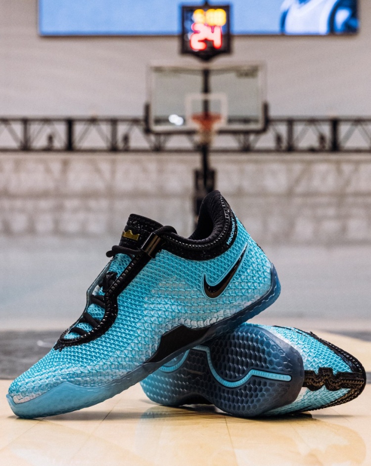 詹姆斯晒第24代签名鞋训练照：训练永不停歇，LeBron 24已在路上