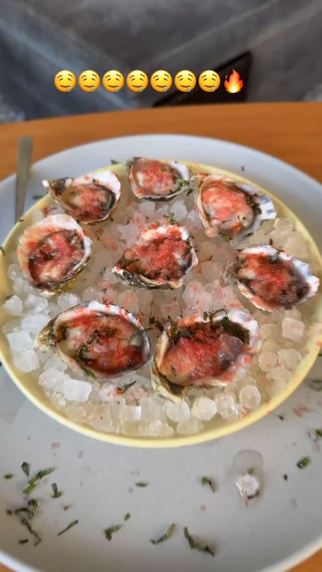 湖人球员詹姆斯晒今日晚餐：生蚝冷盘配香煎鱼排