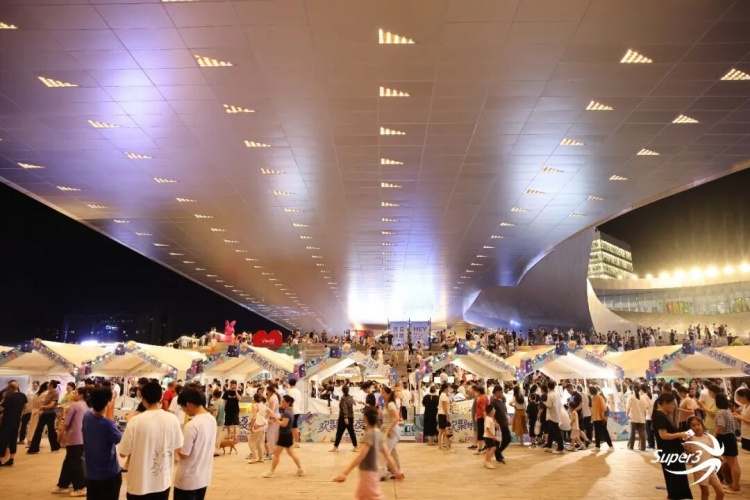 连续四年承办超三联赛，靖江赛区日均客流1.5万人次