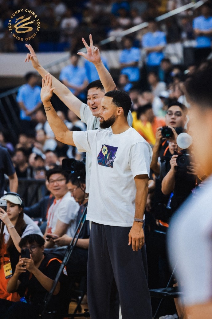 李宁篮球总结库里昨日中国行：库里亮相粤BA 见证大湾区滚烫篮球