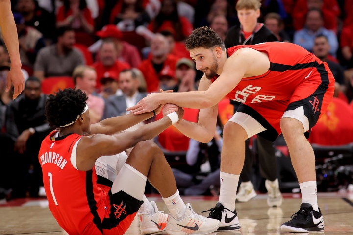 火箭媒体人：若申京和阿门练不出投篮迟早面临交易 合同不等人