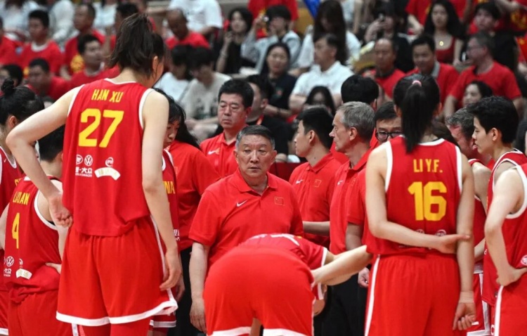 中国女篮控卫之殇，怪宫鲁鸣有用吗