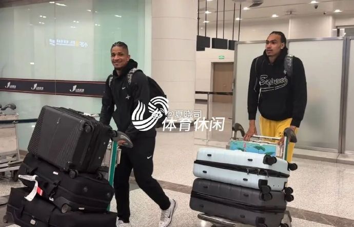 鲁媒：班顿、普卢默抵达济南 加上已到队法耶 山东三外援全部集齐