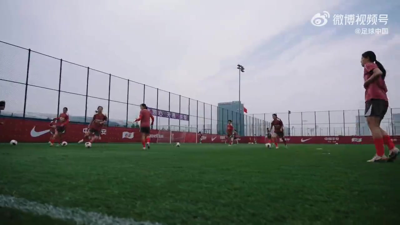 中国U17女足顺利结束国内集训，即将踏上摩洛哥世界杯征程。